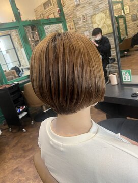 ヘアーラウンジ アンフィ 井土ヶ谷(Hair Lounge Anphi) シンプルショート