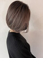 ジーレ(jiire)&nbsp;くすみベージュ白髪ぼかしハイライトカラー