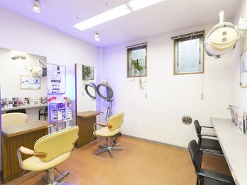 ココ(COCO)の写真/駐車場あり！少人数のサロンのため落ち着いて施術を受けることが出来ます＊大型店が苦手な方でも◎