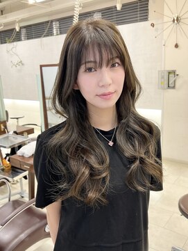 キアラ(Kchiara) 【kchiara】赤み消しロングヘア