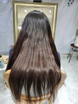 ブリーチ毛でも諦めないで酸性縮毛矯正、髪質改善ストレート