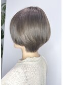 大人可愛いくびれショートボブ×上品ベージュカラー