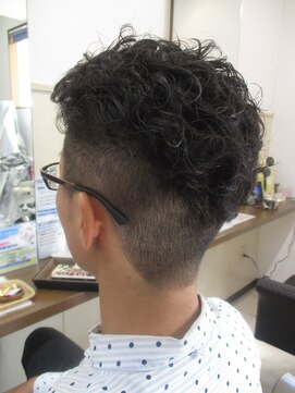 コアフィールフィス(COIFFURE fils) パーマ+刈り上げ