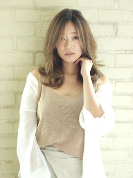 ビーグレイス エアリーセミロング×30代ふわっと大人スタイル