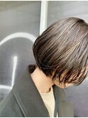 ショートボブとマットグレージュ