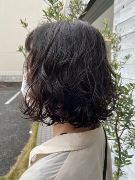 アコーズ ヘア トクシゲ(accord s hair Tokushige) 切りっぱなしボブ/ウェーブスタイル