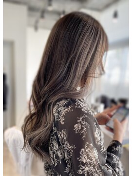 ディオ アンド ルーチェ アット(Dio&Luce at.) 【麻布十番・六本木】ケアブリーチ&バレイヤージュ