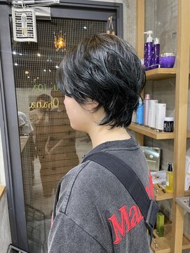 ナループロアオハナ(Nalu pu loa ohana) ショートウルフ/ウルフ/レイヤー/くせ毛