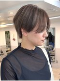 くびレイヤーエモージュ斜めバング小顔愛されグレージュカラー