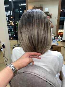 ミラシィ 稲毛(Mirashy) バレイヤージュ×ボブスタイル