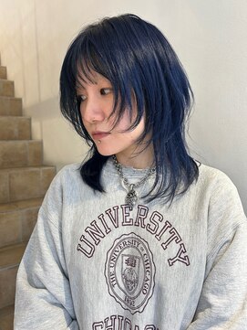 バズ(BUZZ) ネイビー×ウルフカット