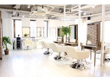 エレガントで落ち着いた雰囲気♪優雅にリラックスした時間をお過ごしいただけます♪