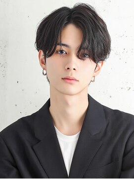 ヴェイン 渋谷(vain) 黒髪センターパート　ニュアンスパーマ