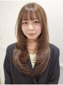 ブラウンベージュ　レイヤーカット　顔周りカット　ロングヘア