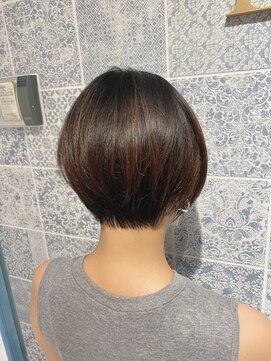 ロンド ストラーダ 心斎橋(Lond strada) ショート×ハイライト白髪ぼかし×マチルダボブ[心斎橋]