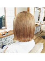 ロビー(LOBBY)&nbsp;『LOBBY』　顎ラインボブ×ハイトーンカラー