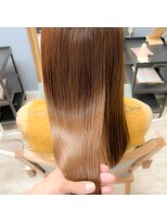 アンフィシュピトロワ(AnFye spi tlow)&nbsp;［AnFye］艶感のあるベージュ