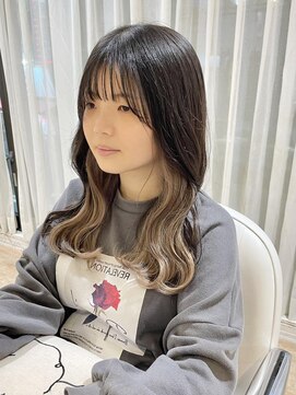 ネオリーブ チロル 横浜西口店(Neolive CiroL.) インナーカラー 秋冬くすみベージュ ケアブリーチ ロング