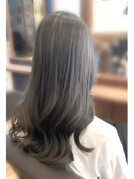 ジュノヘアー(Juno.hair) ミルクティグレージュ/ゆるふわカール/透明感カラー