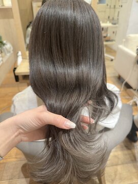 バイオレット ナゴヤ(Violet Nagoya) 透明感カラー ハイライト グレージュカラー アッシュグレージュ