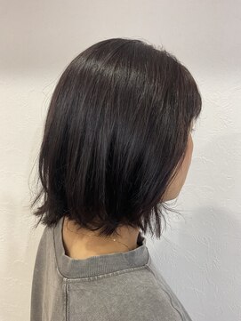 アリー(Ari-) 動きのある軽めボブ