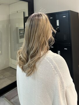 アイリー 名古屋(A/LEE) シャドールーツ