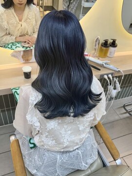 テトラ バイ ネオリーブ 横浜西口店(tetra by neolive) ハイトーン ネイビーブルー ケアブリーチ1回 ロング 横浜★