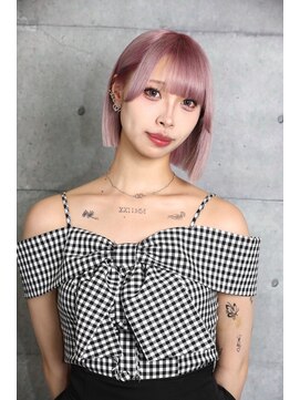 ガルテ(GARTE) 薄めピンクとボブ。