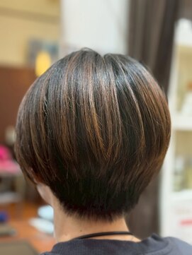 美容室ヒラトヤ 都南店 大人キレイ美シルエットハイライトブラウン×奥行きショート