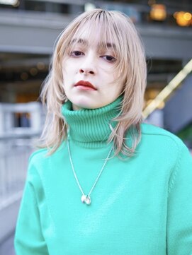 ギークス(GEEKS) 【GEEKS渋谷】ブリーチリタッチホワイトベージュ/ハッシュカット