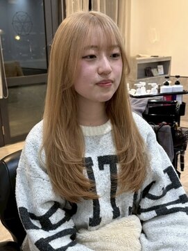 アルトラ(ALTLA) レイヤー/ハッシュカット/ハイトーンベージュ