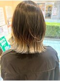 外ハネボブ裾カラー
