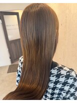 ロッカヘアエジェ(ROCCA hair eje.)&nbsp;【髪質改善】艶ブラウンの美髪ストレート大人ガーリー