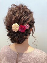 ヴァンカウンシル 伊那(VAN COUNCIL) 大人可愛い、抜け感まとめ髪