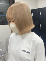 ベレーザシェルト(Beleza scelto)&nbsp;4334ミルクティーアッシュハイトーンカラー切りっぱなしボブ