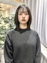 ヴィヴィー 福岡天神店(VIVIE) 切りっぱなしミディアム☆グレージュヘア