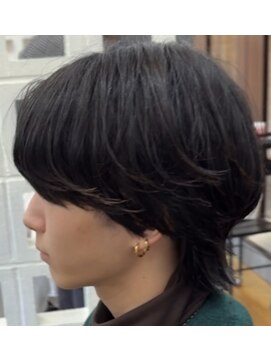 ワンポイント レガーレ(ONE POINT LEGARE) 毛流れセンターパートウルフ