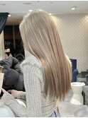 ハイトーンカラーシルバーベージュブリーチロングレイヤー