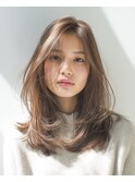 かきあげ前髪 レイヤーカット ミディアムレイヤーくすみベージュ
