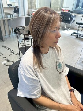 キング(K!ng) ハイライトカラーミルクティーベージュレイヤーカット