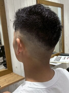 エミュー 大船店(emue) 大船駅ビジネスショートスパイキーショートスキンフェードカット