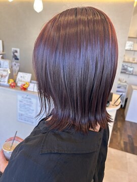 リングケー(Ling K) ワインレッド×伸ばしかけボブ