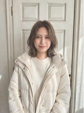 ロニカ 銀座(LOuNICA) 大人ミディアム/くびれヘア/外ハネボブ/グレージュ #銀座#東銀座