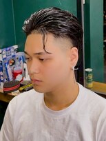 プロショップウェーブ セカンド(PRO SHOP WAVE II) フェード/スペインカール/センターパート/針金パーマ