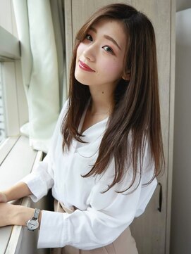 ルティア(Lutia) ナチュラルストレート さらつや ★★