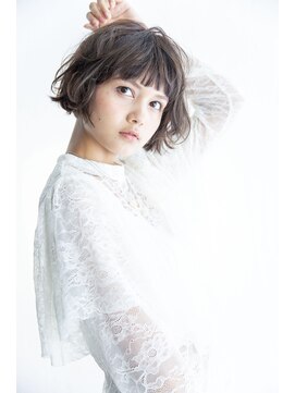 ビューティーアンドケアカロン(Beauty and Care CALON) 【煌く光を軽快に】モードマニッシュな洗練ボブスタイル