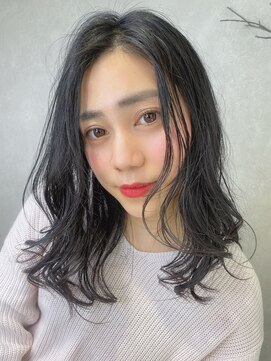 ローウェ 青山 表参道(Louwe) 20代30代40代/大人エアリーミディ/小顔/黒髪/ダークアッシュ