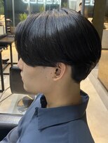 リード(REEED)&nbsp;センターパート縮毛矯正マッシュ刈り上げ毛流れツーブロック