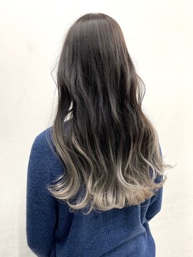 シエスタ バイ アンブルリュクス(siesta by amble luxe) ☆20代30代☆大人可愛いシルバーグラデーションカラー