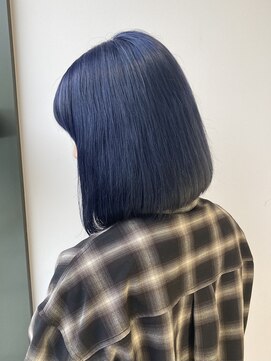 ラシェンテ 旧居留地(La Sente) 個性派ネイビーブルー